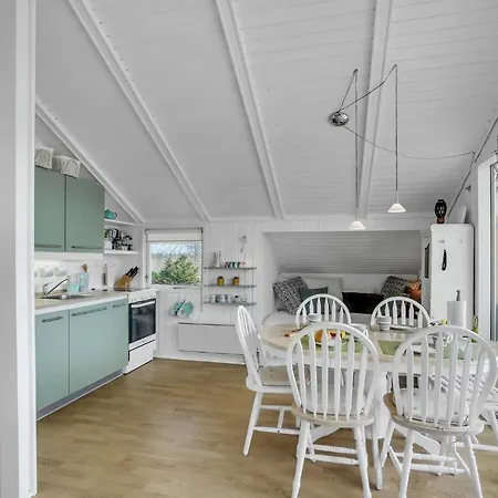 Lovely In With Kitchen Casa de Férias