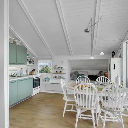 Lovely In With Kitchen Casa de Férias Roslev